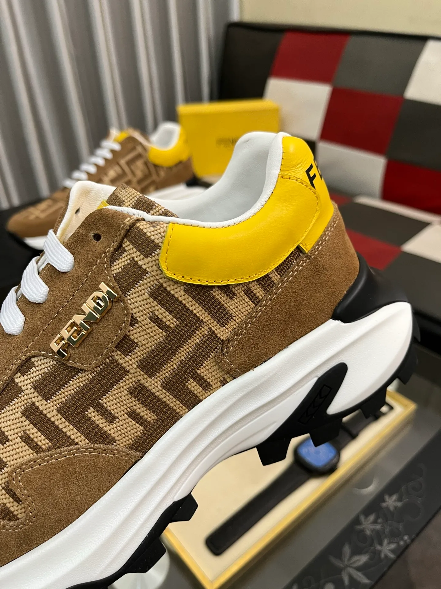 Men's Men's Shoes💰458⌚️⌚️[FENDI] Fendi's classic and comfortable men's, this complex sneaker is made of soft calfskin➕genuine leather lining➕original ultra-light rubber material with rough outsole. This unique light style is suitable for the casual and refined sensibility of this season. It is comfortable and natural on the feet. It is an everyday style for casual travel in autumn and winter! 38−443️⃣colors available